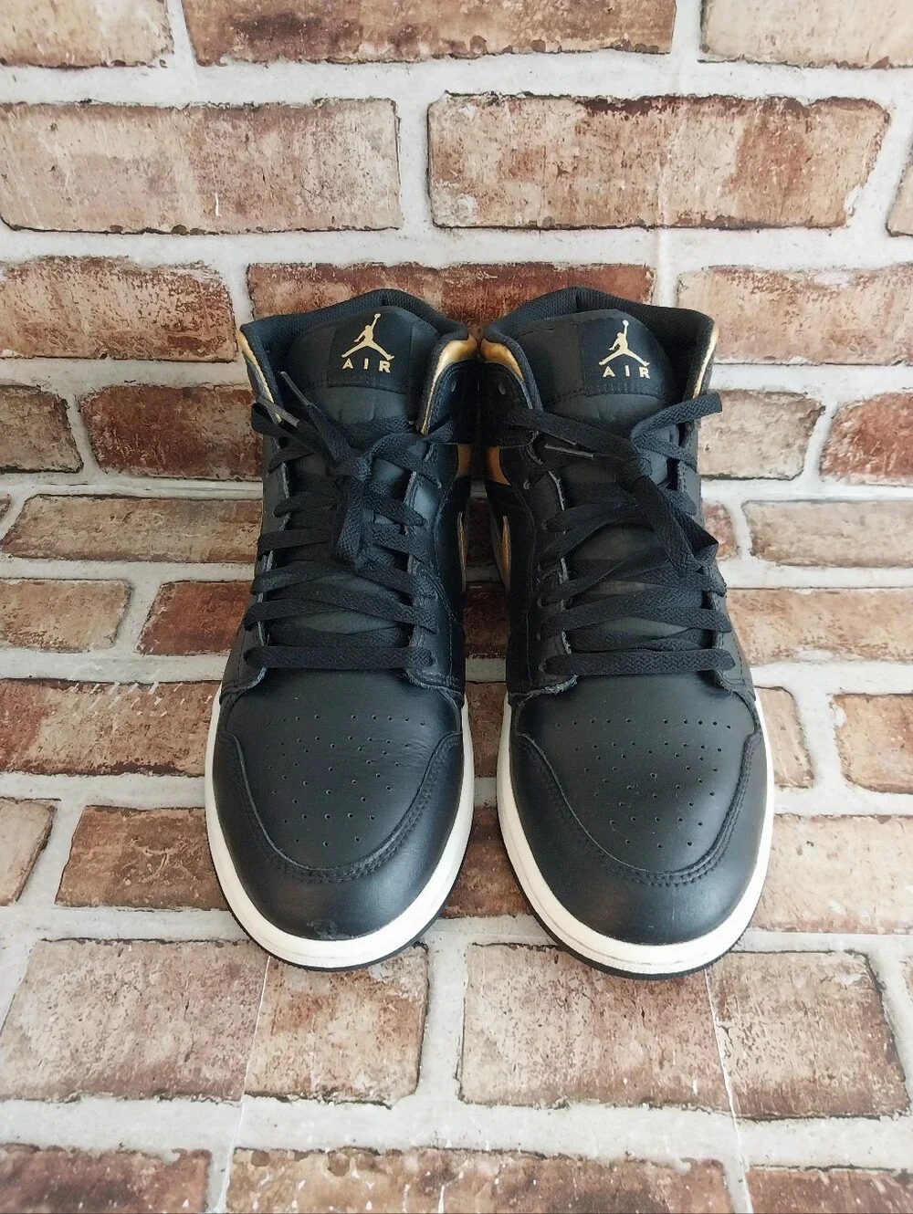 Pre-owned 2024 Jordan 1 Mid